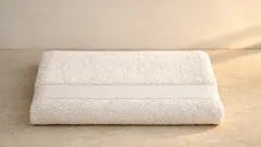 La striscia liscia sugli asciugamani: a cosa serve davvero e perché li fa durare di più